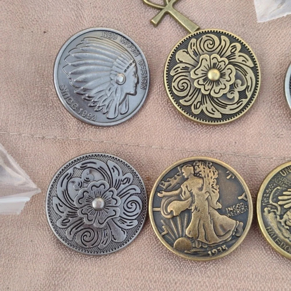 Buttons & Tokens - Picture 3 of 4